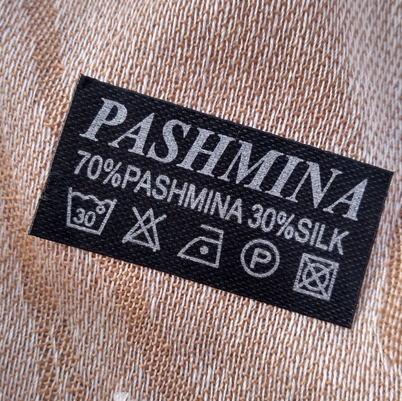 Pashmina Scarf, Apricot Coloured Pattern, 30% Silk, 24 x 72 inches, NWOT - Picture 5 of 5